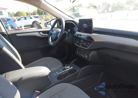 2020 Ford Escape Se z USA, uszkodzony, nr VIN 1FMCU0G68LUC19101